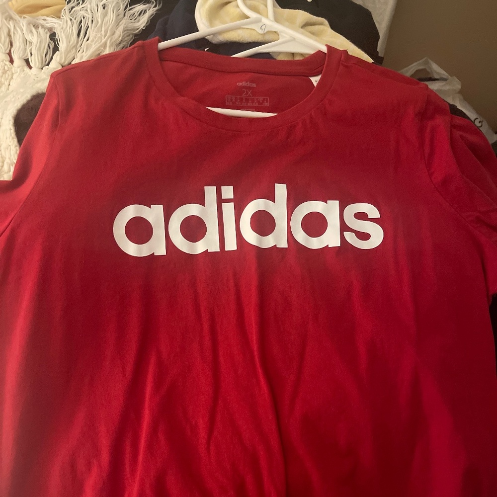 Adidas T-shirt